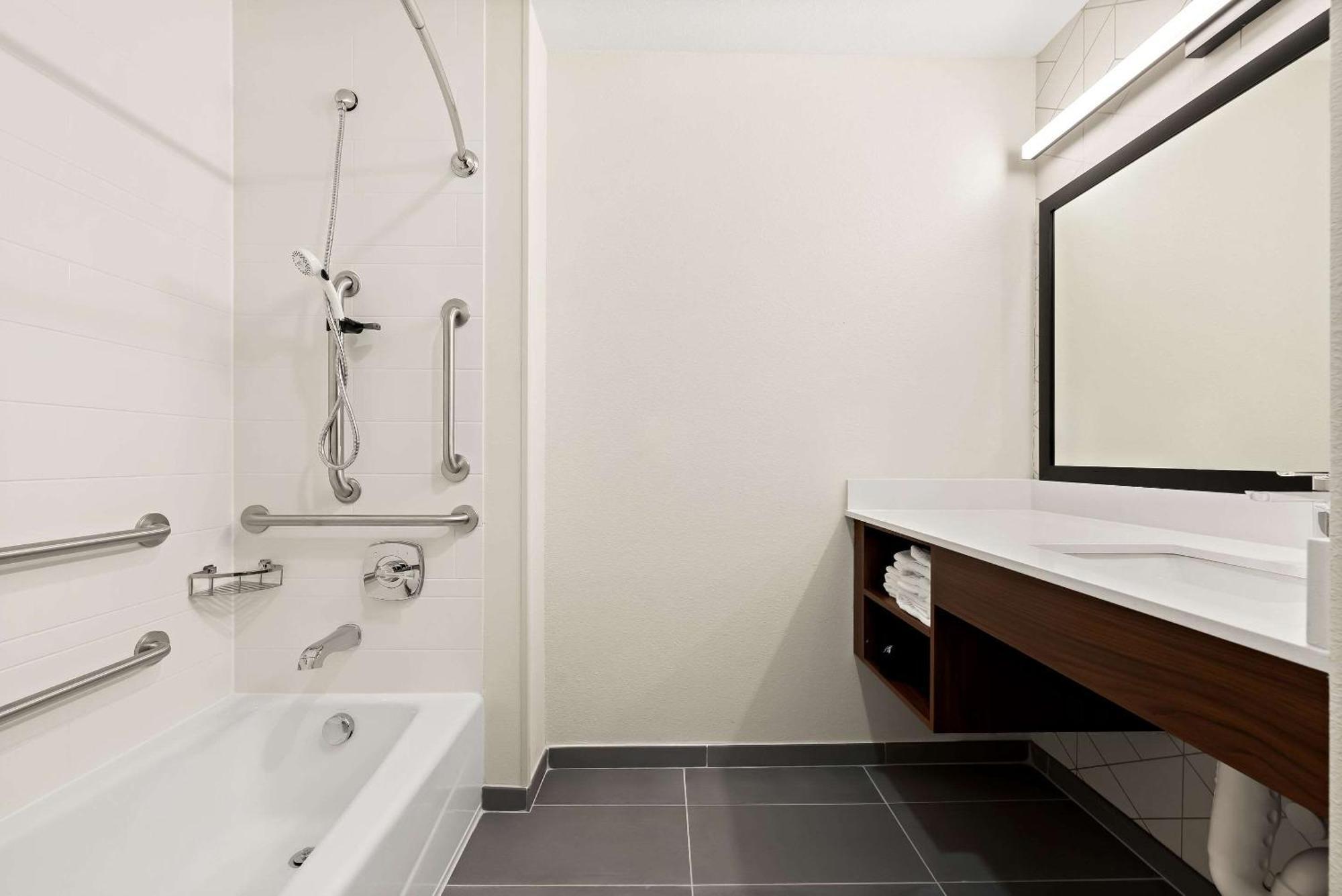 Everhome Suites Huntsville - Research Park Zewnętrze zdjęcie